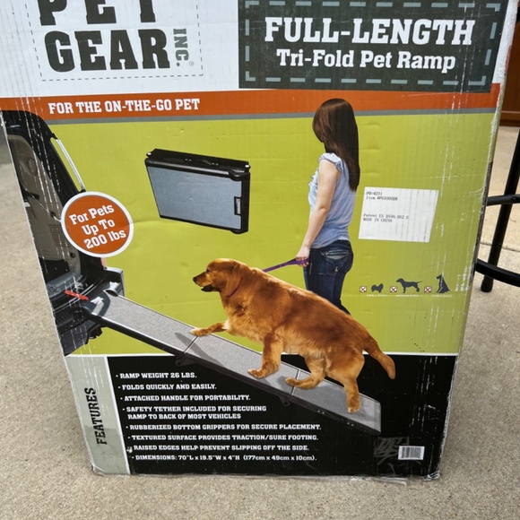 Pet Gear Full-Length Tri-Fold Pet Ramp - Picture 2 of 4